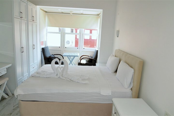 Room 7 of 132