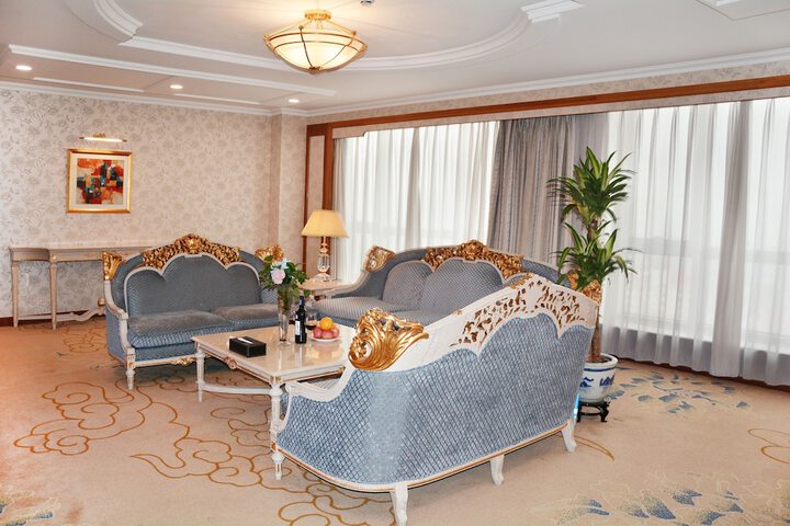 Room 53 of 121