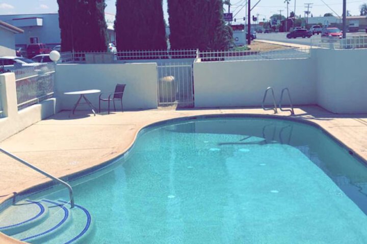 Pool 10 of 20
