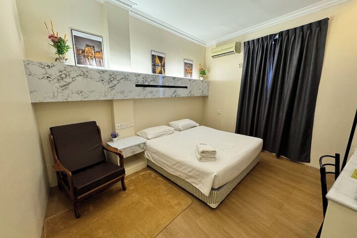 Room 53 of 82