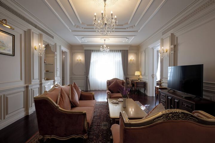 Room 27 of 134