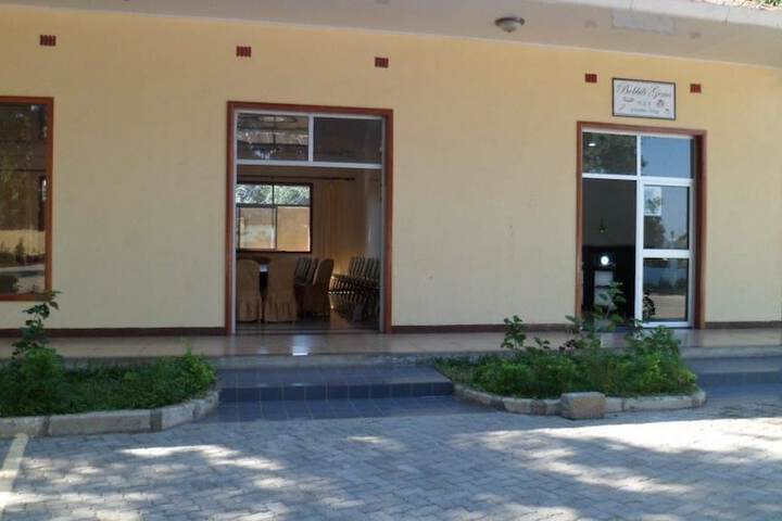 Property Grounds 36 of 43