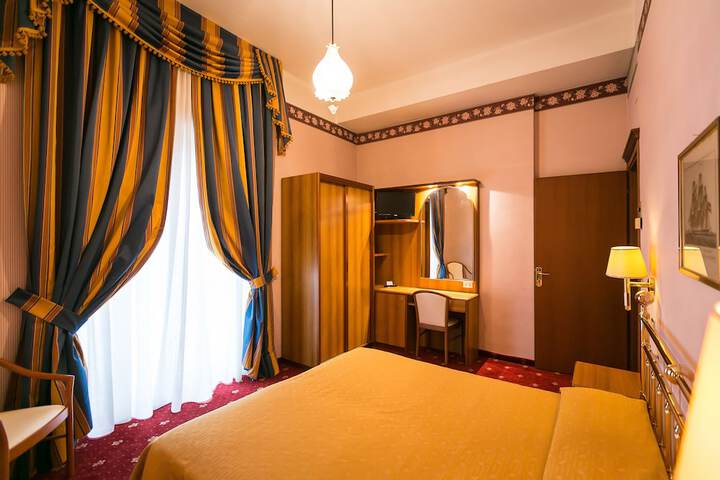 Room 22 of 64