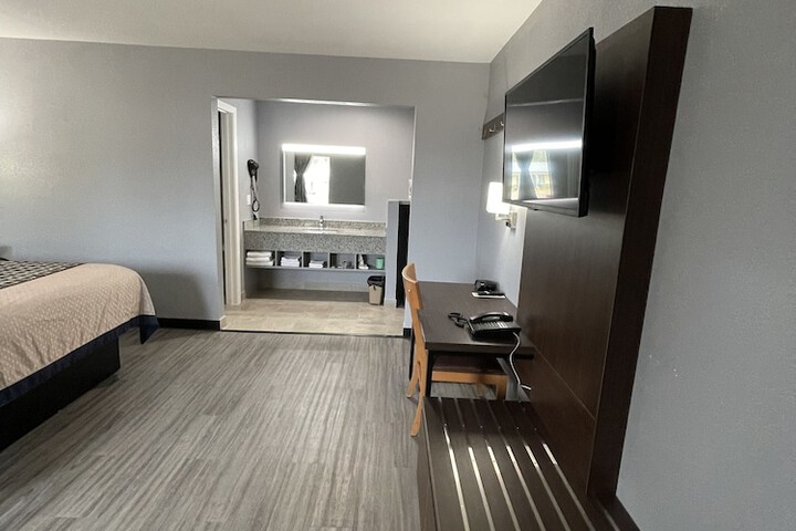 Room 18 of 42