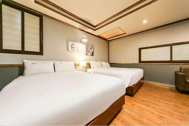 Room 11 of 26