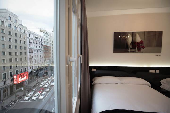 Room 4 of 49