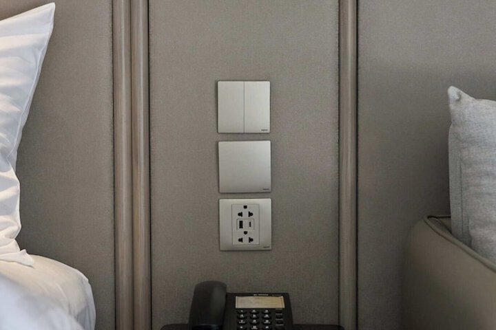Room 45 of 212