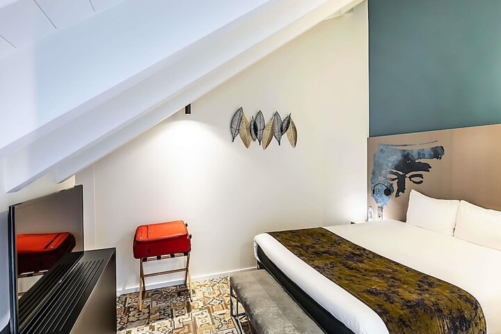 Room 12 of 89