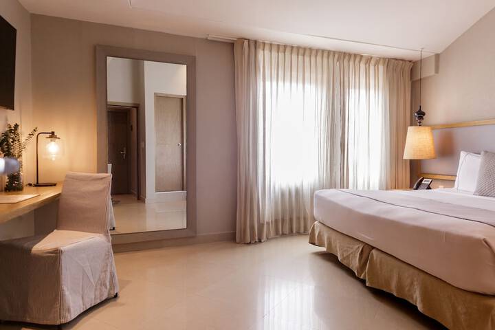 Room 13 of 70