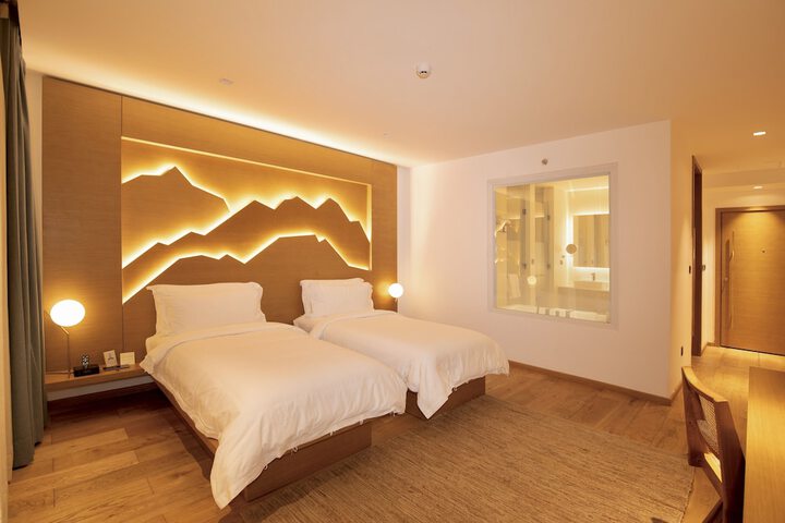 Room 9 of 82