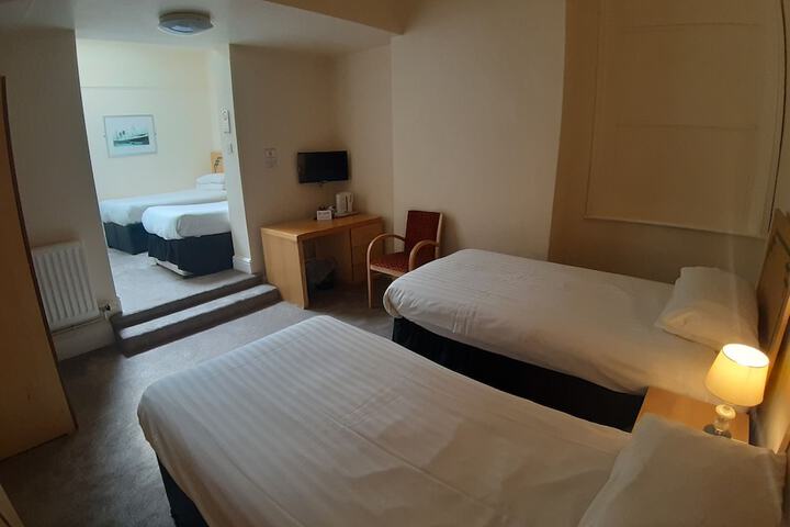 Room 18 of 29