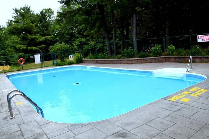 Pool 13 of 23