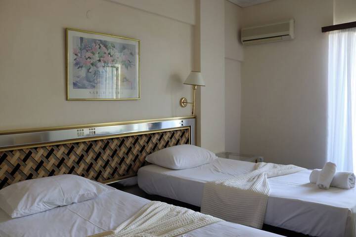Room 80 of 261