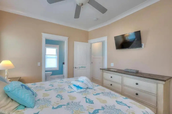 Room 2 of 28