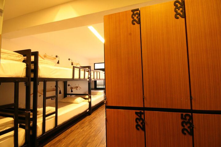 Room 16 of 52