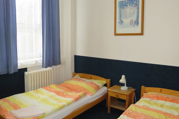 Room 16 of 31