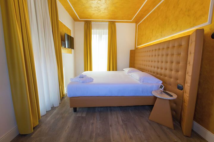Room 25 of 80