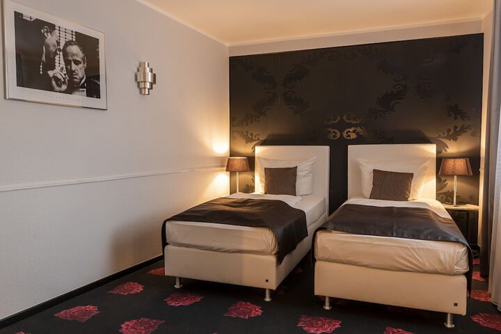 Room 35 of 105