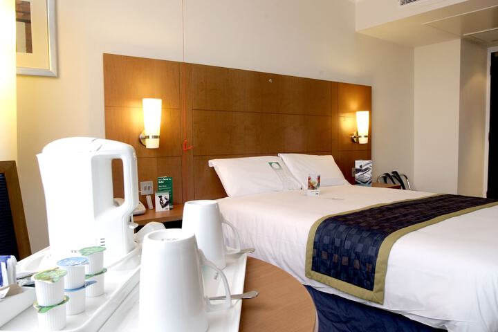 Room 6 of 124