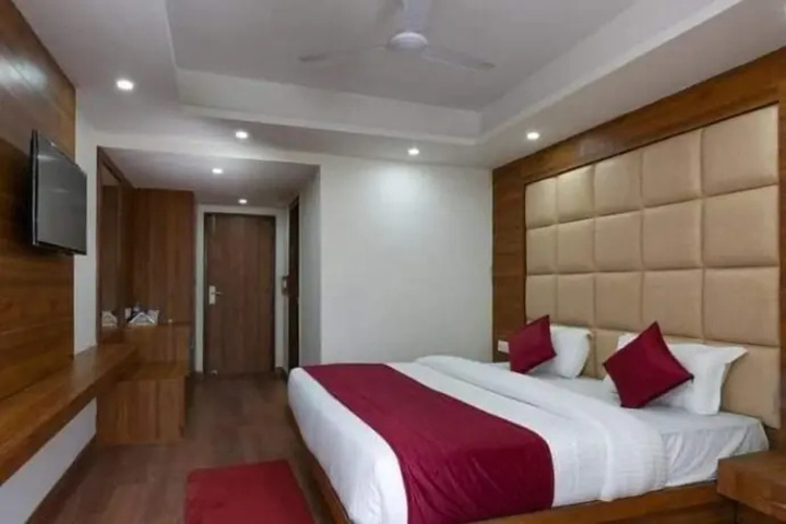 Room 12 of 12