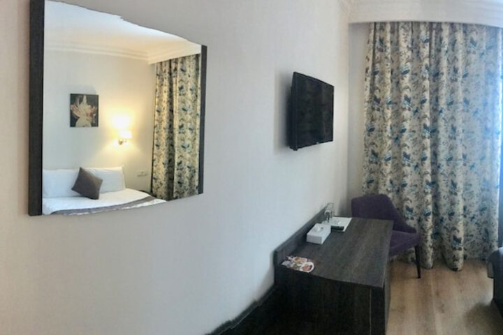 Room 49 of 106