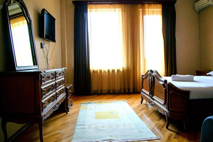 Room 16 of 42