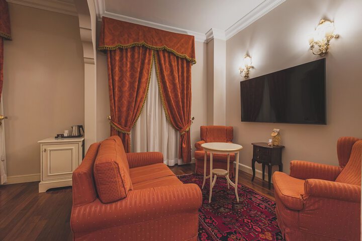 Room 90 of 181