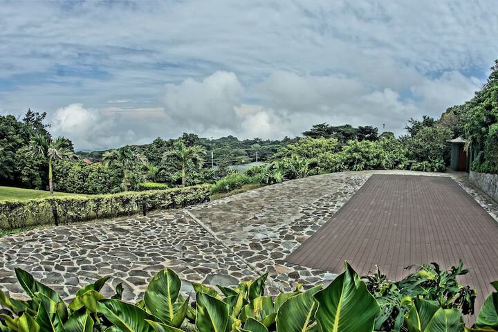Sundeck 91 of 102