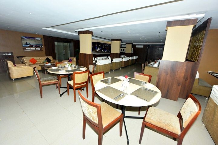 Dining 49 of 73