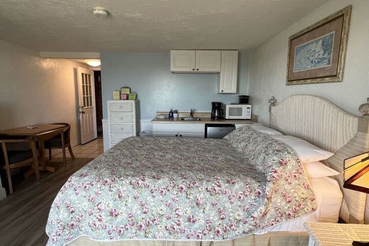 Room 58 of 230