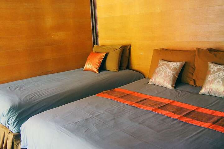 Room 42 of 106