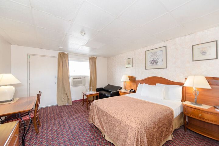 Room 6 of 43
