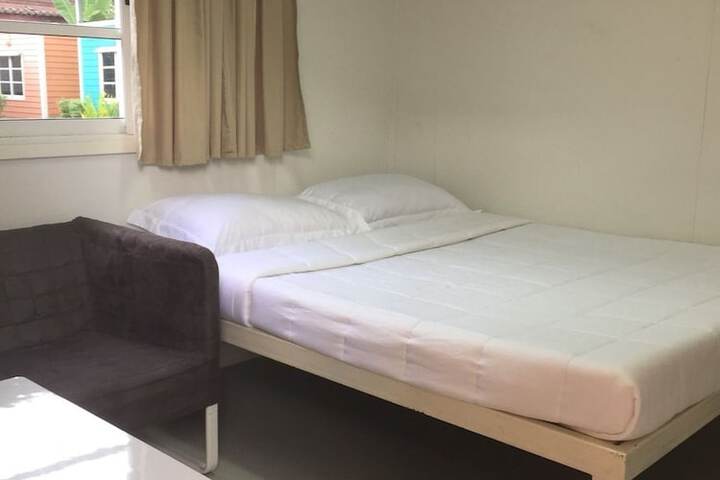 Room 34 of 189