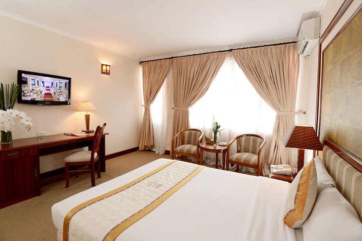Room 10 of 36