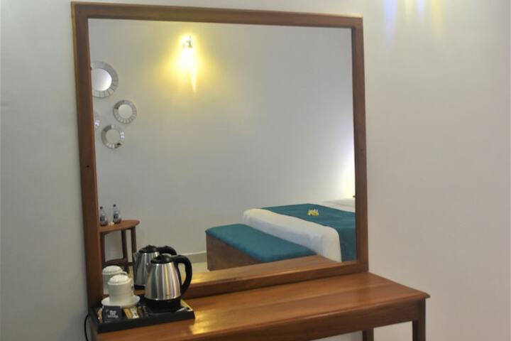 Room 9 of 85