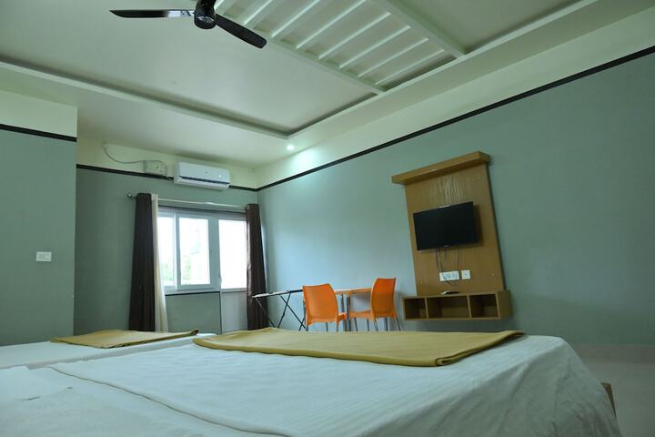 Room 2 of 7