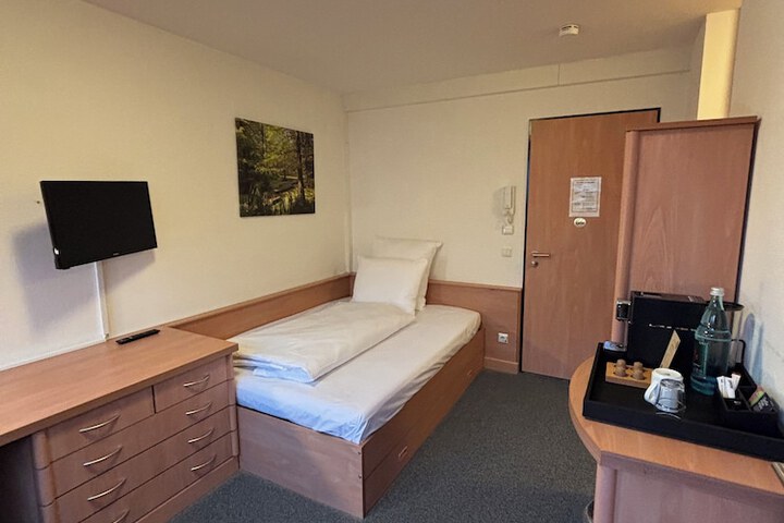 Room 7 of 15