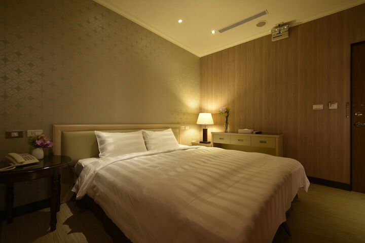 Room 12 of 51