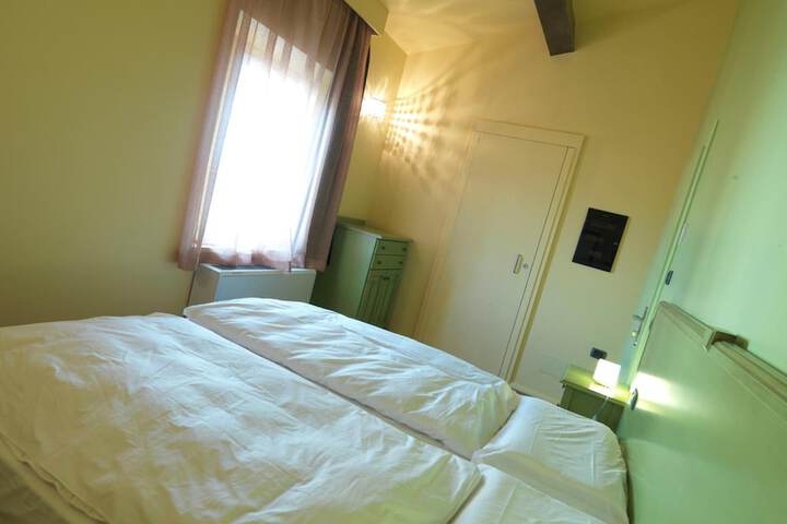Room 17 of 43