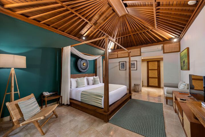 Room 10 of 29
