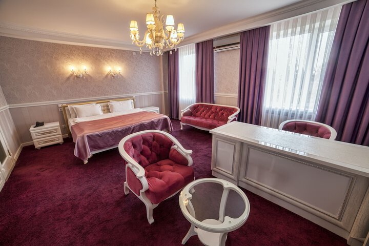 Room 13 of 23