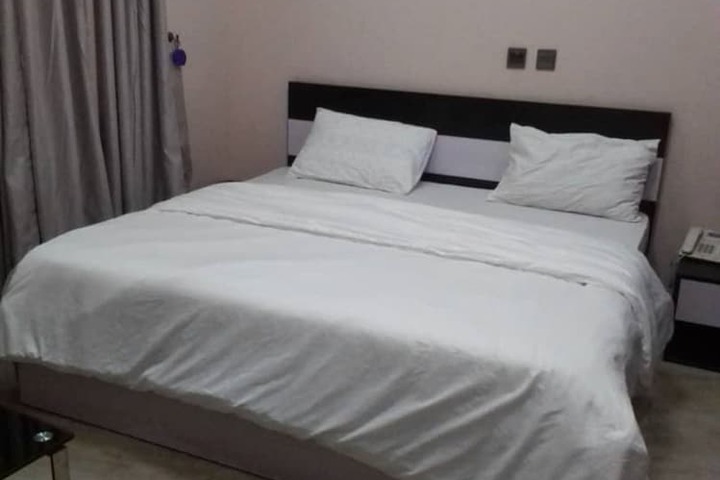 Room 15 of 22