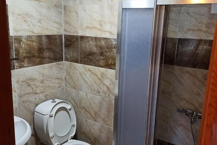 Room 8 of 20