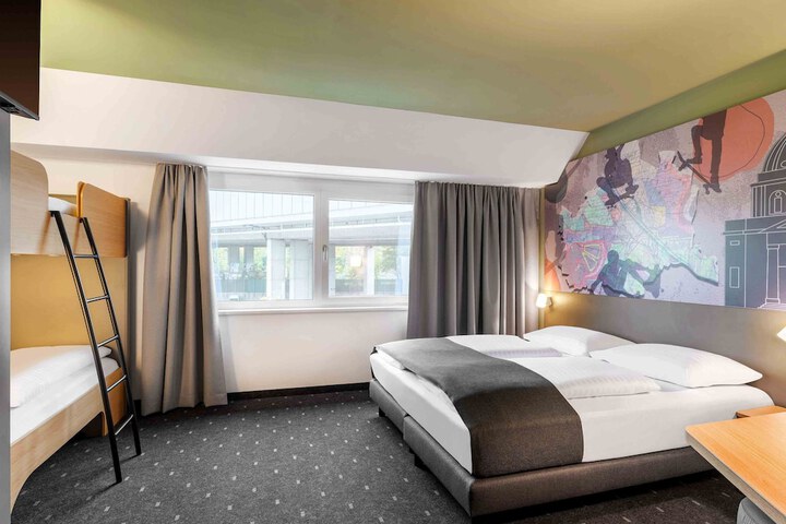 Room 14 of 33