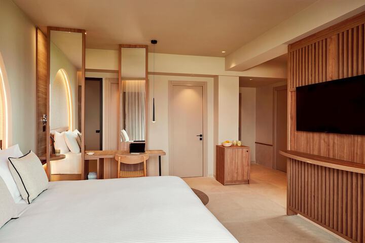 Room 108 of 183