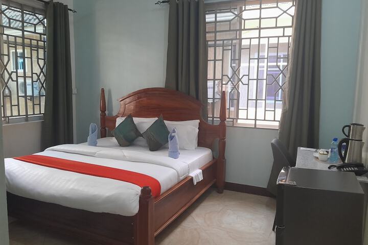 Room 9 of 17
