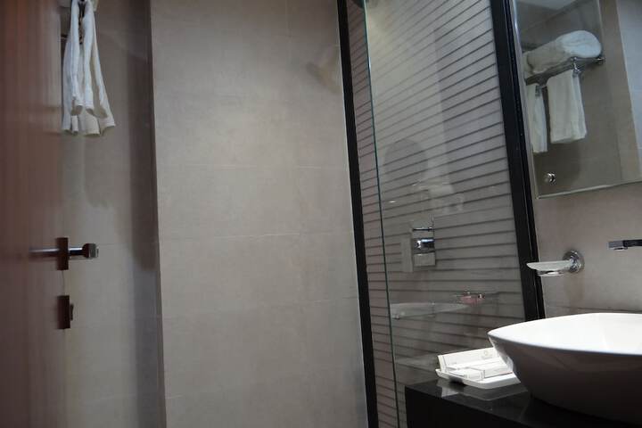 Room 17 of 30