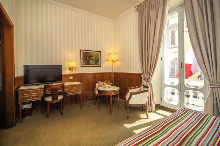 Room 17 of 29