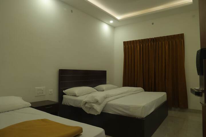 Room 5 of 12