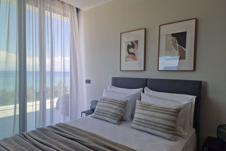Room 2 of 31